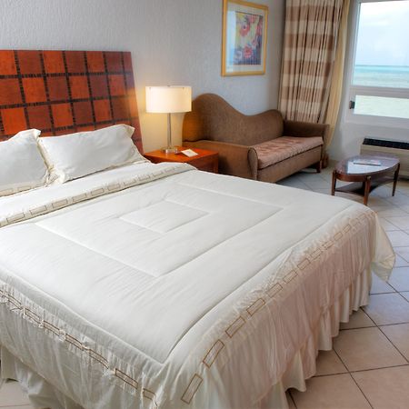 Ramada By Wyndham Princess Belize City Værelse billede