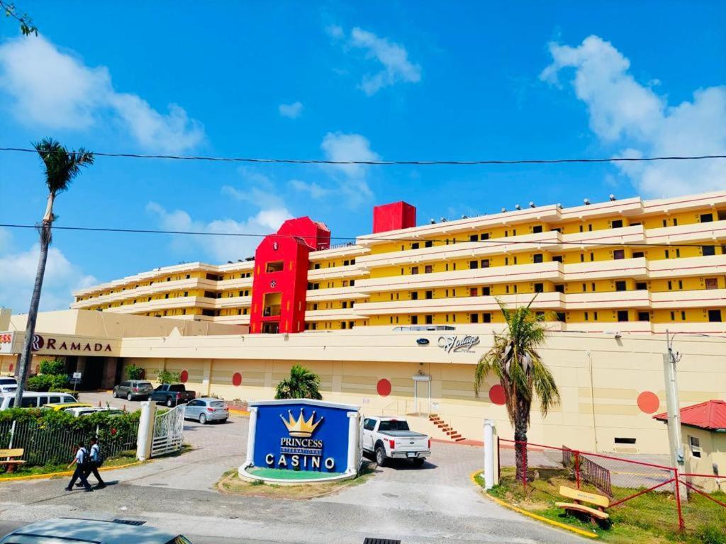 Ramada By Wyndham Princess Belize City Eksteriør billede
