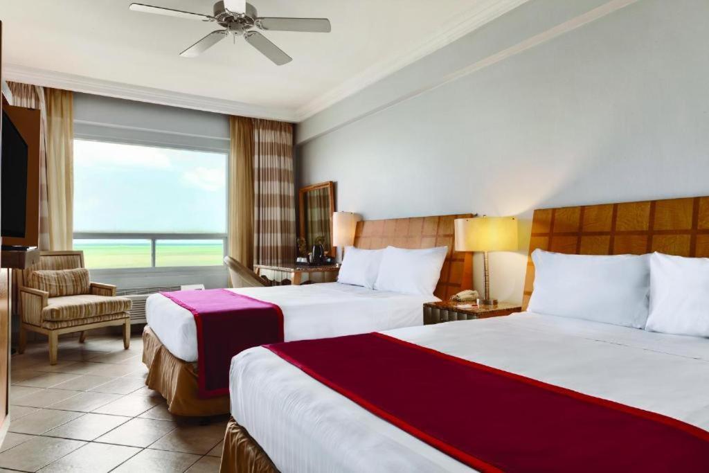 Ramada By Wyndham Princess Belize City Eksteriør billede