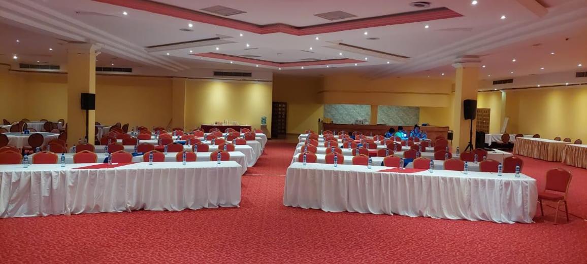 Ramada By Wyndham Princess Belize City Eksteriør billede