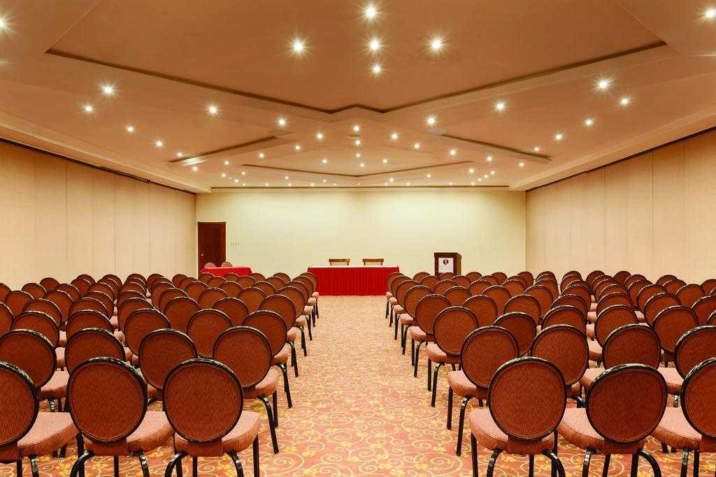 Ramada By Wyndham Princess Belize City Eksteriør billede