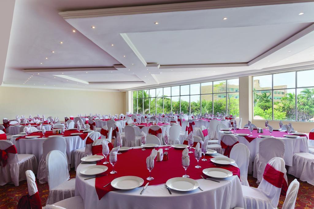 Ramada By Wyndham Princess Belize City Eksteriør billede