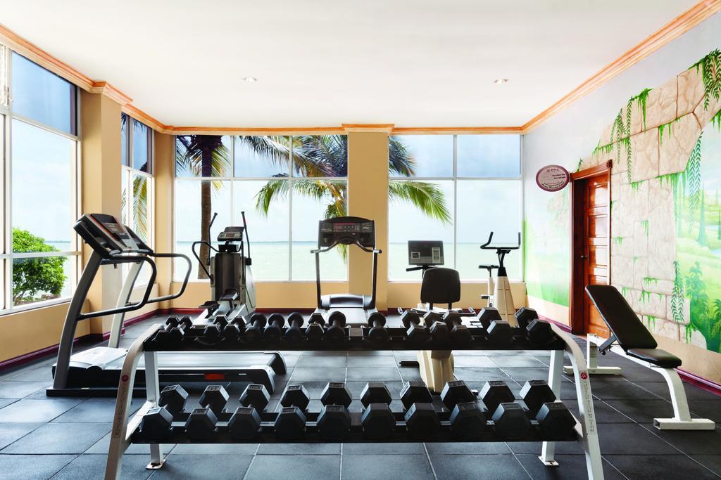 Ramada By Wyndham Princess Belize City Eksteriør billede