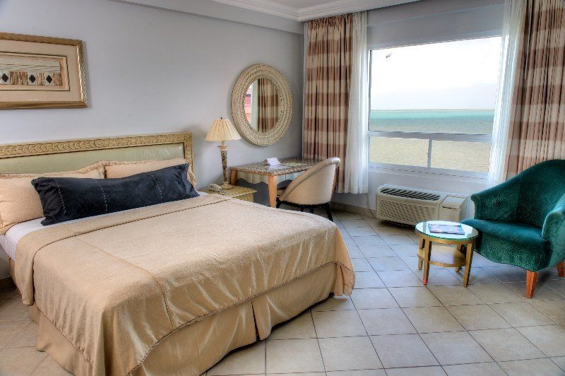Ramada By Wyndham Princess Belize City Værelse billede